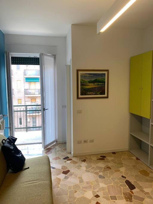 Cozy 1-Room Studio In Giambellino Milão Exterior foto